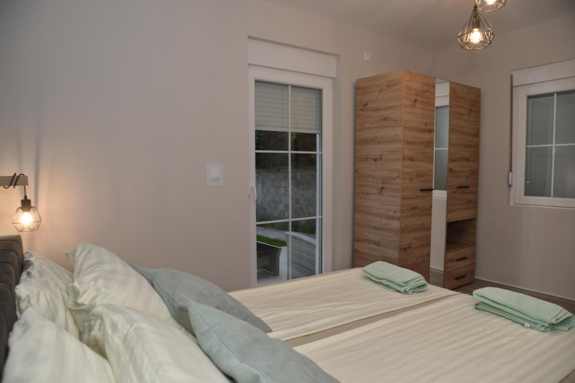 4-teen Apartment