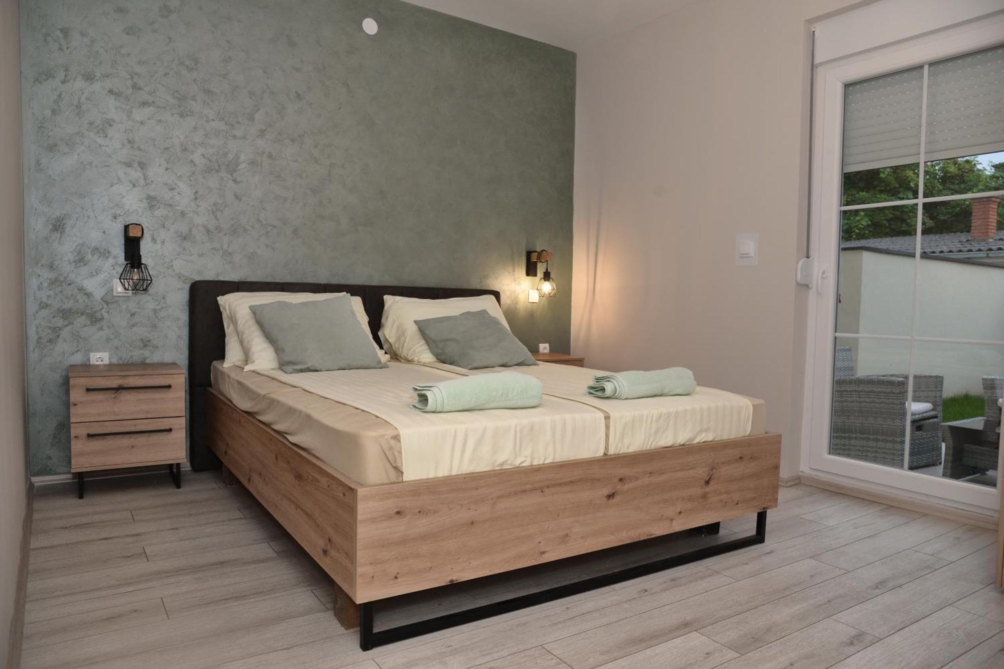 Apartment 4-teen