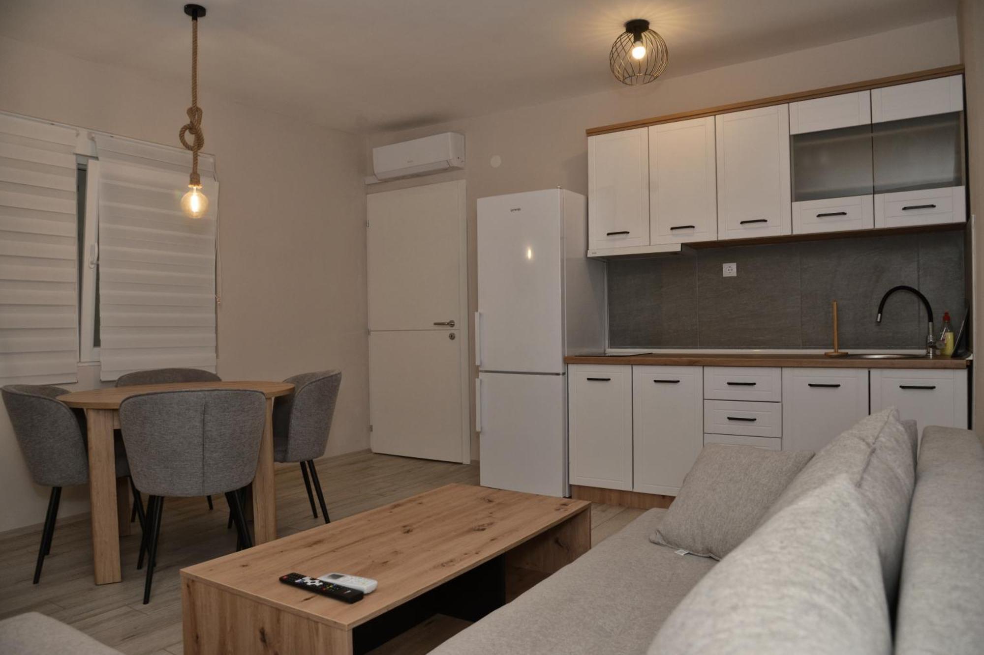 4-teen Apartment Jagodina